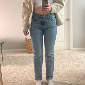 Women's Levi 501 Jeans Size W28 L32.